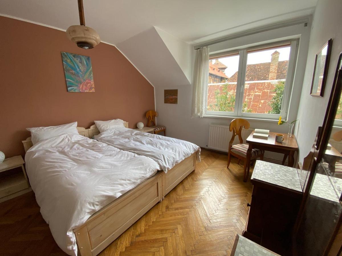 Rose'S Oldtown Apartment براشوف المظهر الخارجي الصورة
