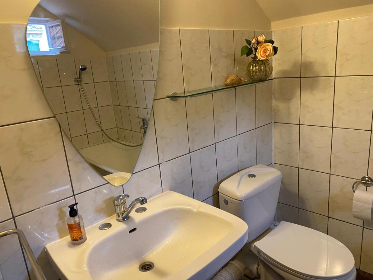 Rose'S Oldtown Apartment براشوف المظهر الخارجي الصورة
