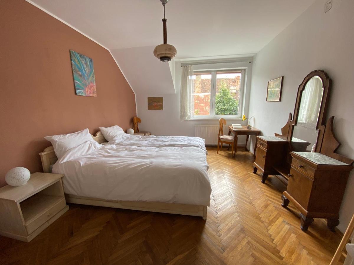 Rose'S Oldtown Apartment براشوف المظهر الخارجي الصورة
