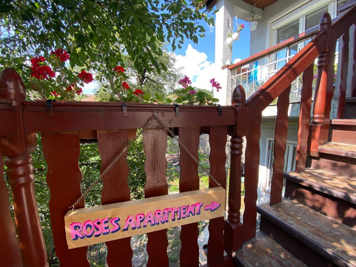 Rose'S Oldtown Apartment براشوف المظهر الخارجي الصورة